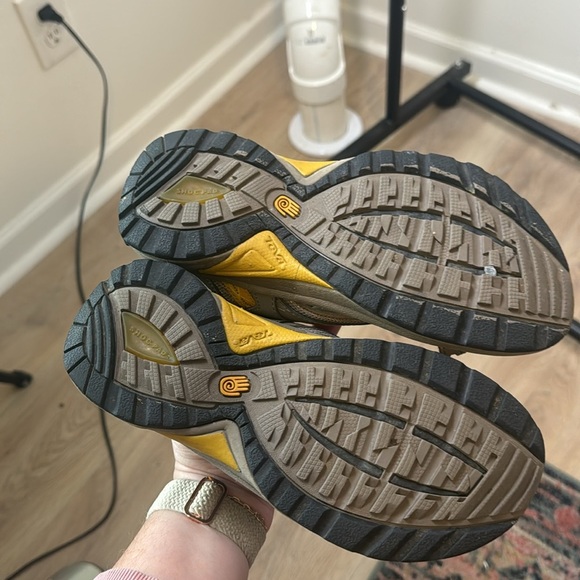 Teva Kenetic Circuit Sport Hiking Outdoor Adjustable Sandals Taupe and yellow - Picture 3 of 6